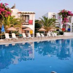 702465_10152353356414188_2101944103_n